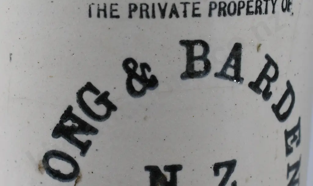 LONG & BARDEN NEW ZEALAND JAR Image 1++