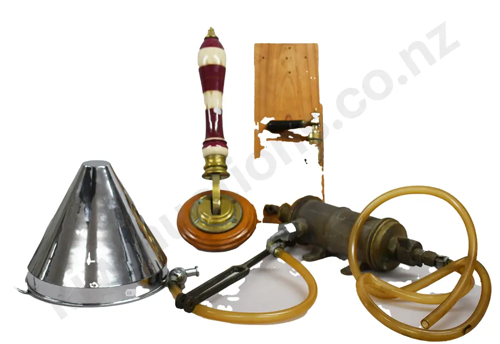 BEER PULL HANDLE & PUMP ASSEMBLY EX KARAMEA HOTEL Image 1++