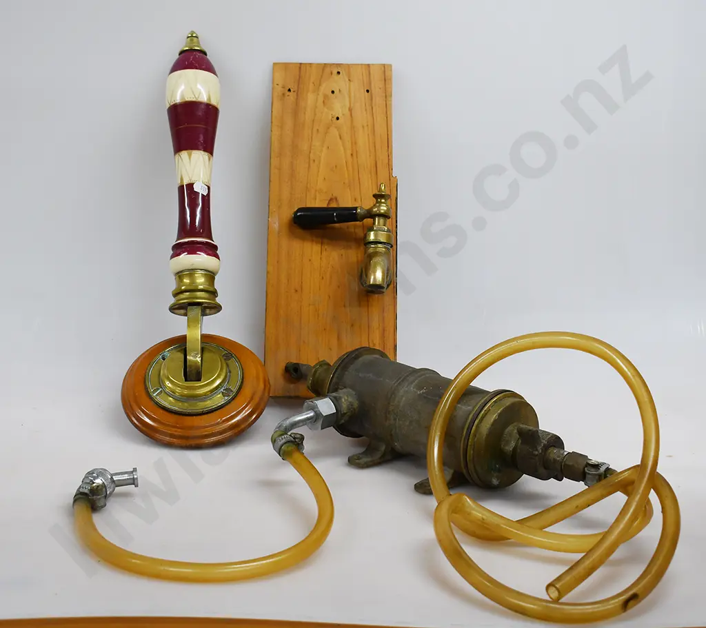 BEER PULL HANDLE & PUMP ASSEMBLY EX KARAMEA HOTEL Image 1++