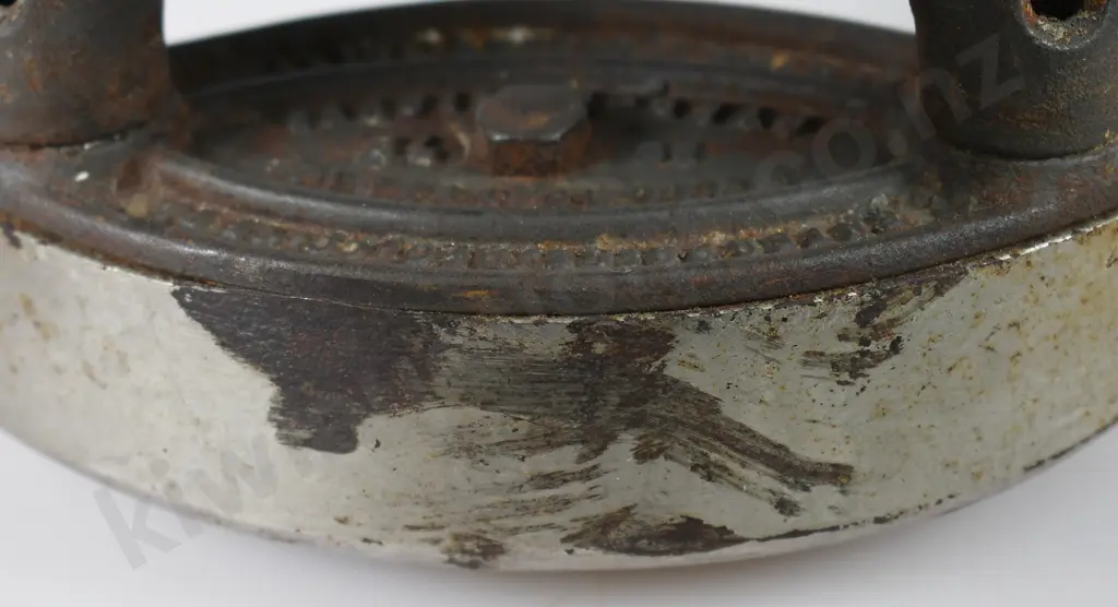 COLLECTION OF MINIATURE IRONS Image 1++