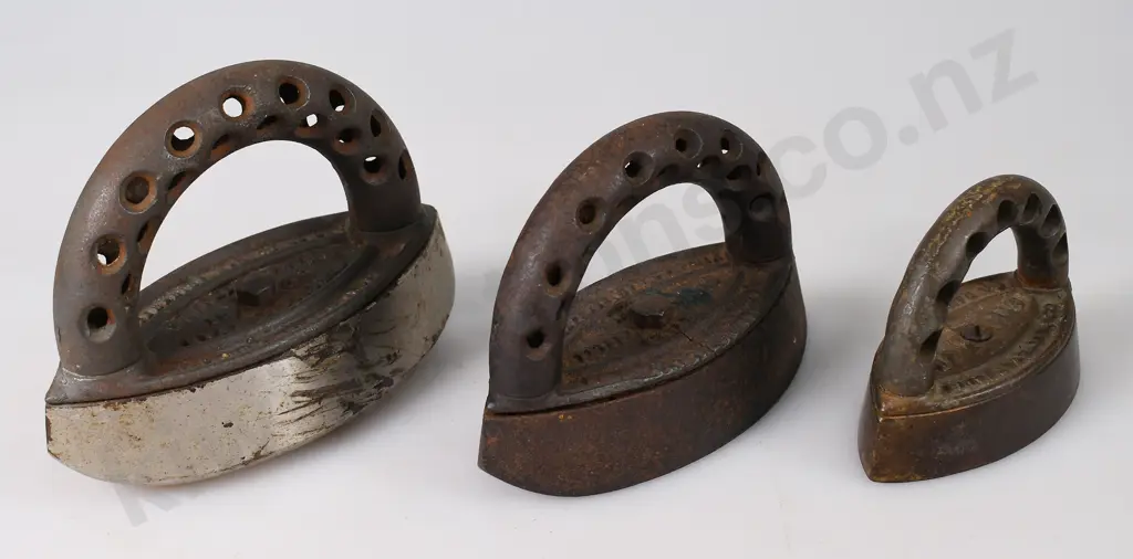 COLLECTION OF MINIATURE IRONS Image 1++