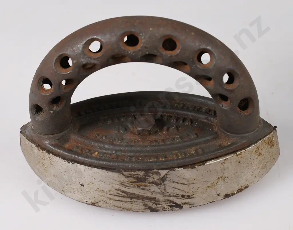 COLLECTION OF MINIATURE IRONS Image 1++