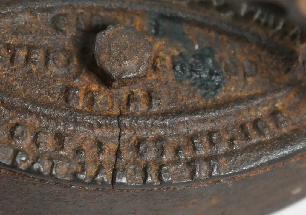 COLLECTION OF MINIATURE IRONS Image 1++