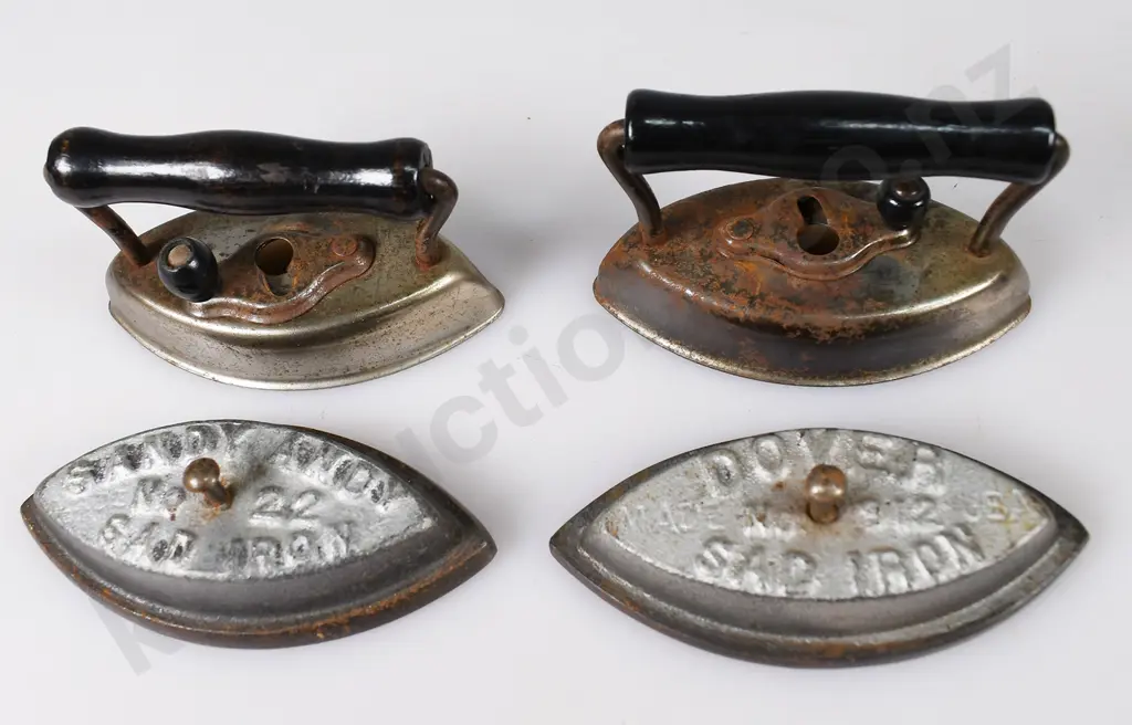 COLLECTION OF MINIATURE IRONS Image 1++