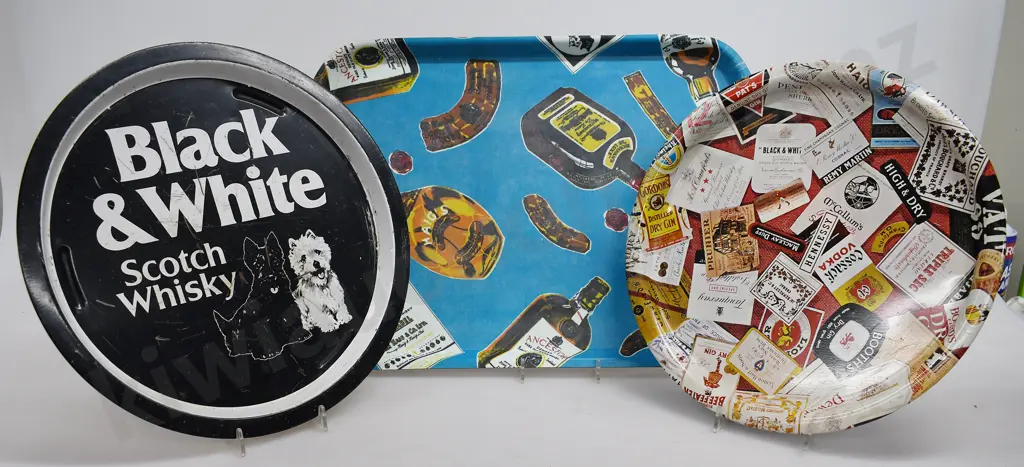 ADVERTISING WHISKY SERVING TRAYS Image 1++