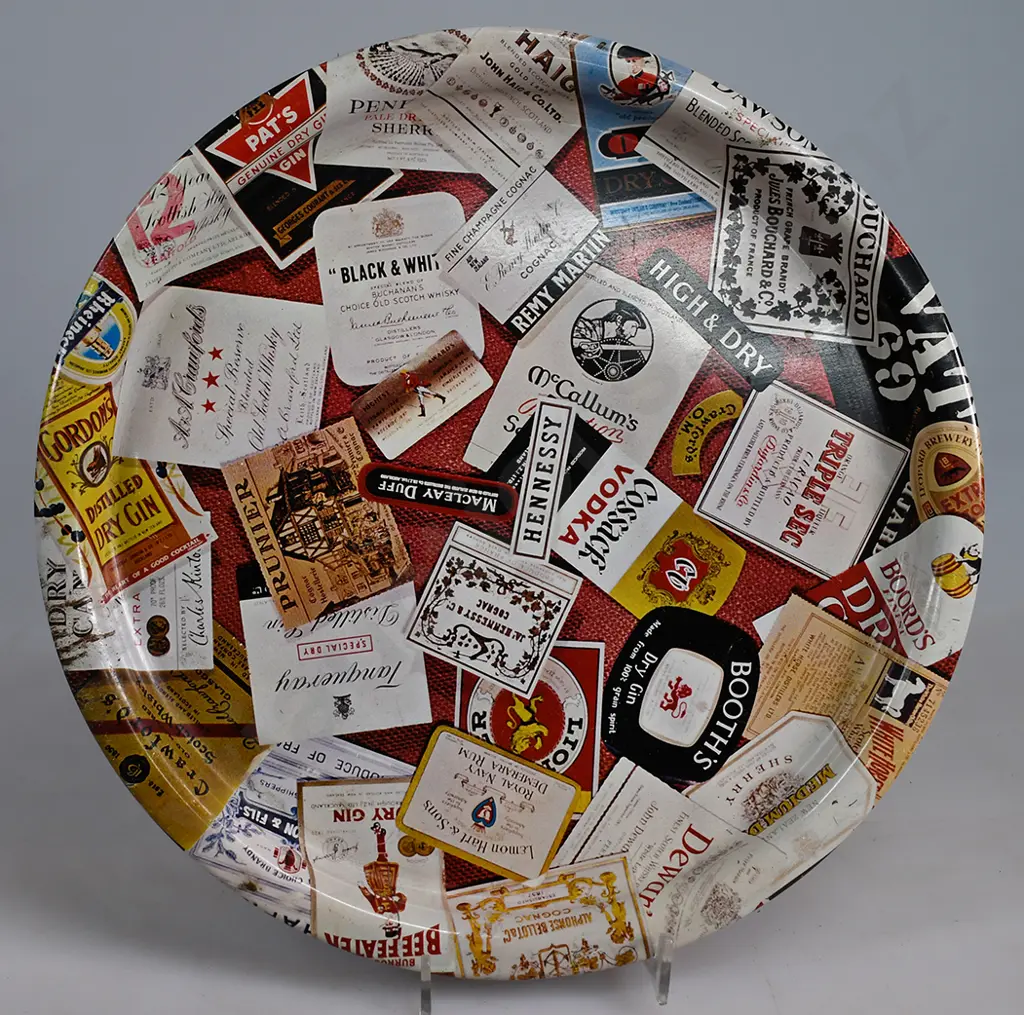ADVERTISING WHISKY SERVING TRAYS Image 1++