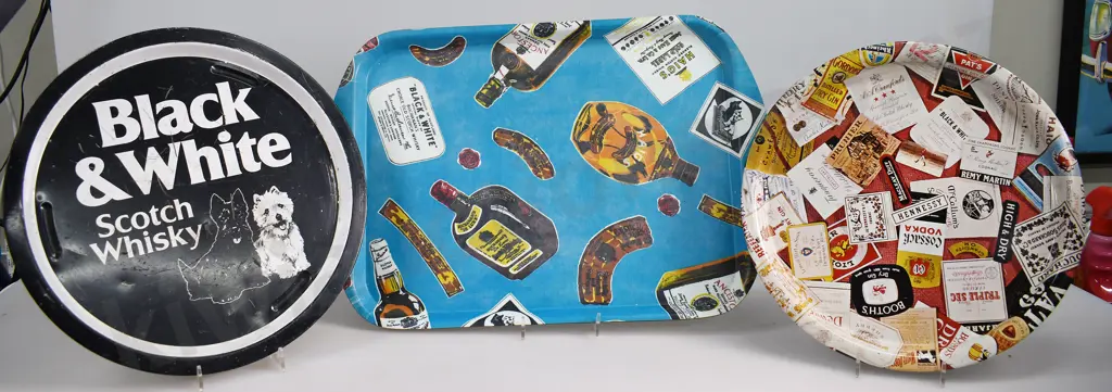 ADVERTISING WHISKY SERVING TRAYS Image 1++