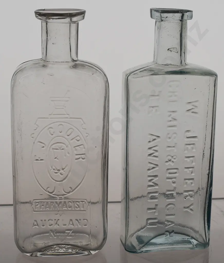 NORTH ISLAND CHEMIST BOTTLES Image 1++