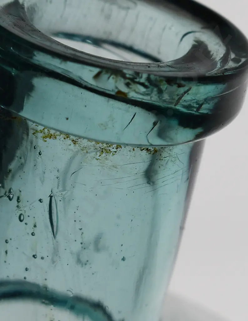 NORTH ISLAND CHEMIST BOTTLES Image 1++