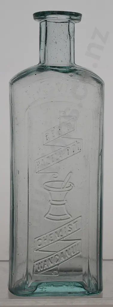 WANGANUI PICTORIAL CHEMIST BOTTLES Image 1++