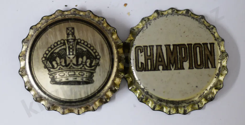 CROWN BREWERY (CHRISTCHURCH) CROWN TOP BOTTLE CAPS Image 1++
