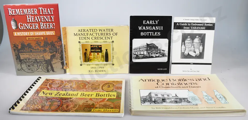BOTTLE COLLECTING REFRENCE BOOKS Image 1++