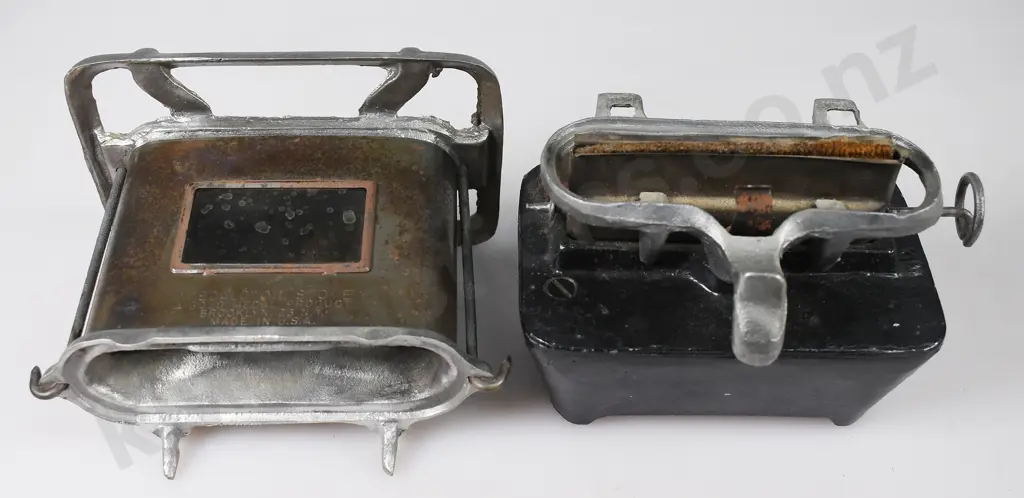MEDALO VINTAGE OIL STOVE, No 1 Image 1++