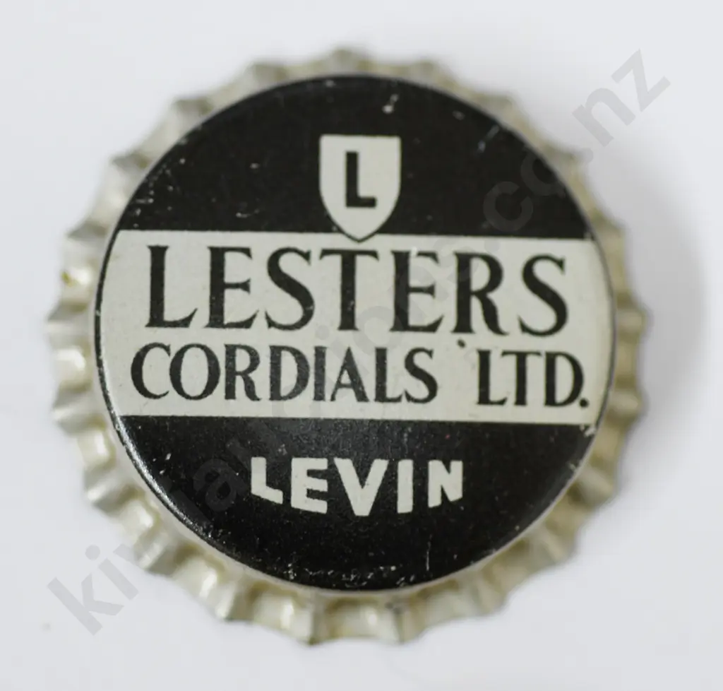 LESTERS CORDIAL LEVIN CROWN TOP BOTTLE CAP Image 1++