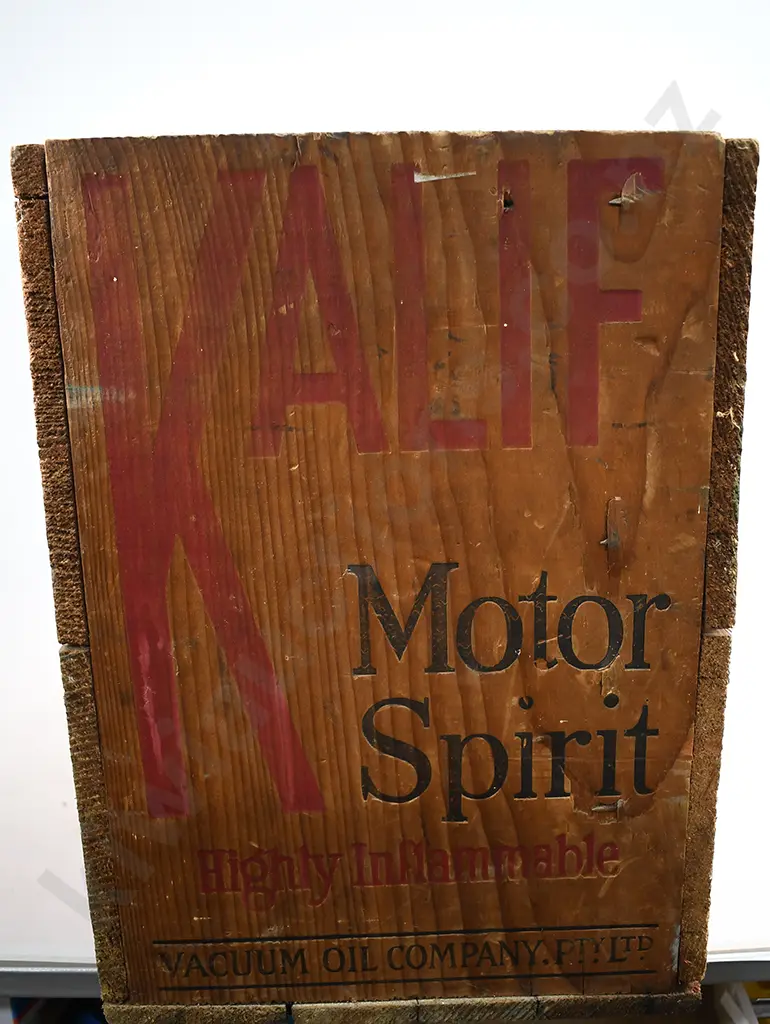 VACUUM OIL CO WOODEN TIMBER BOX Image 1++