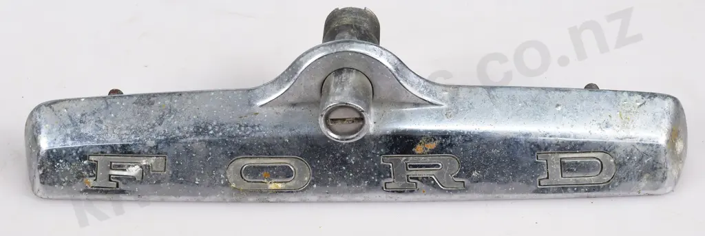 AUTOMOTIVE CAR BADGES, & PARTS Image 1++