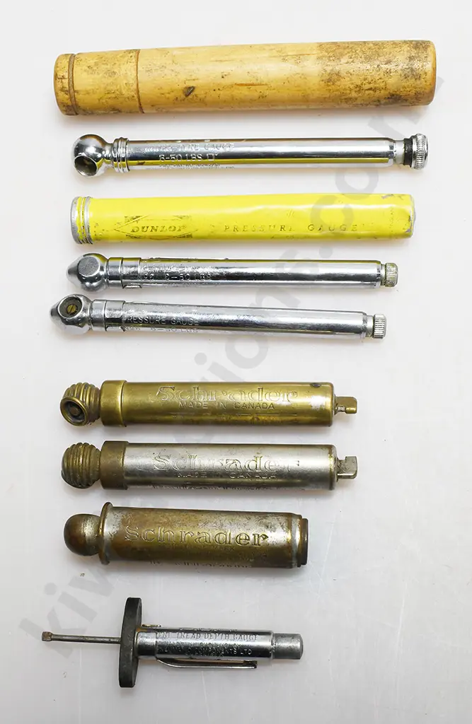 ASSORTED TYRE GAUGES & AUTOMOTIVE ITEMS Image 1++
