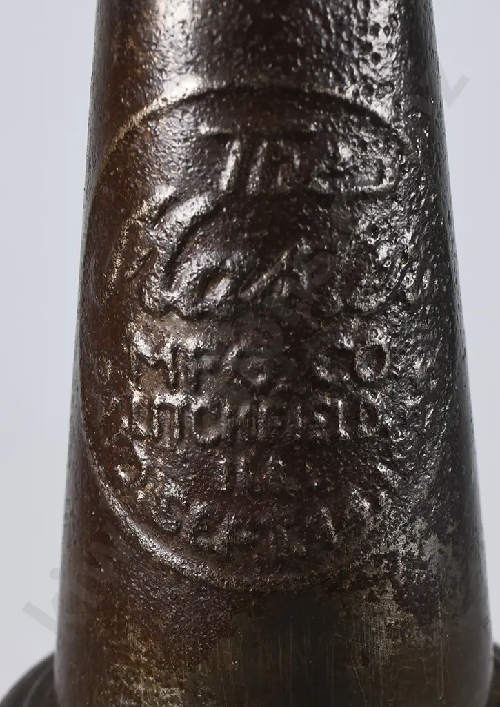 HUFFMAN QUART OIL BOTTLE & POURER Image 1++