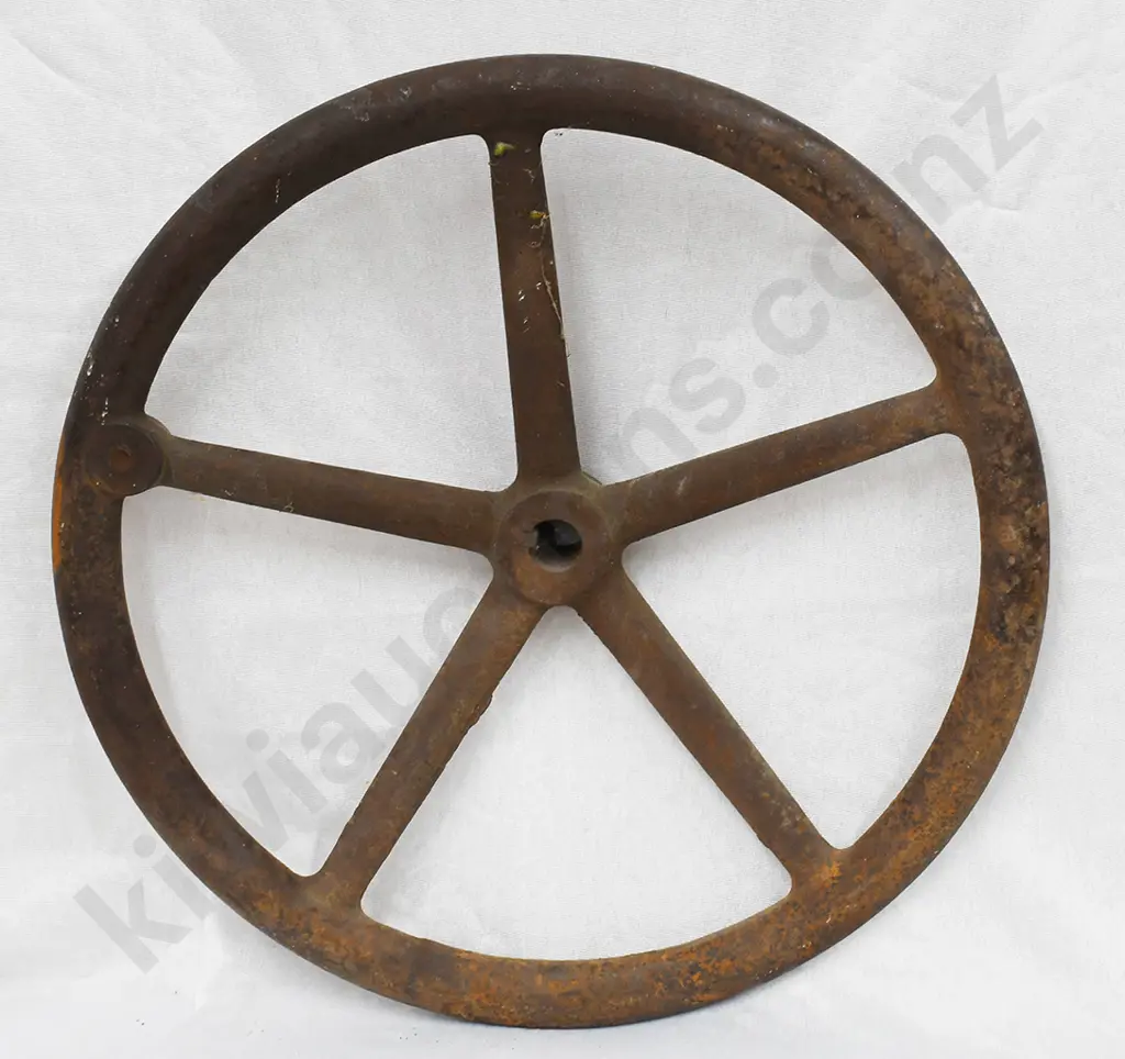 CAST IRON LARGE WHEEL Image 1++