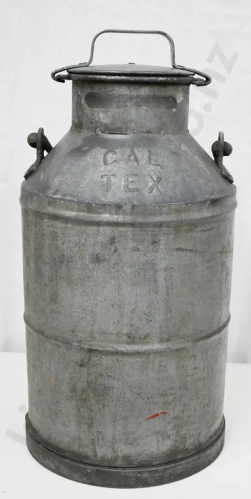 CAL TEX LARGE OIL CAN Image 1++