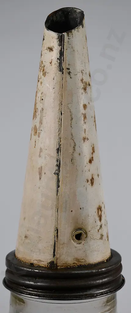 BIG TREE QUART OIL BOTTLE WITH POURER Image 1++