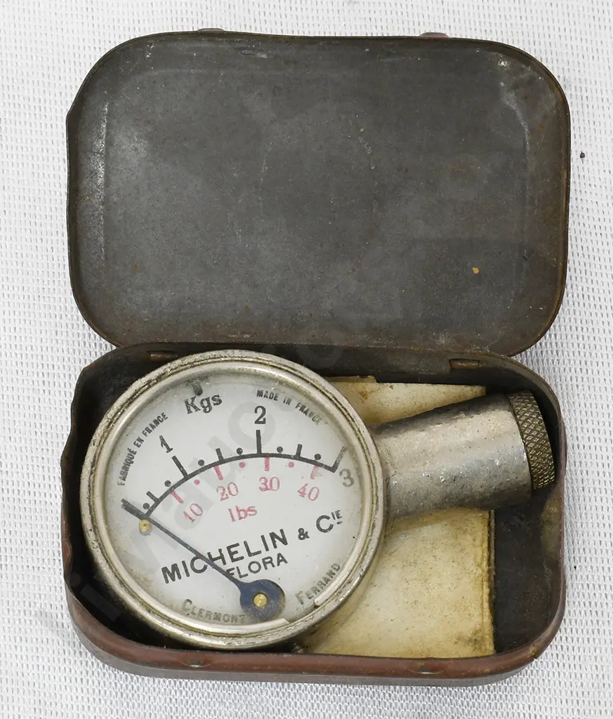 MICHELIN TYRE GAUGE IN ORIGINAL TIN Image 1++