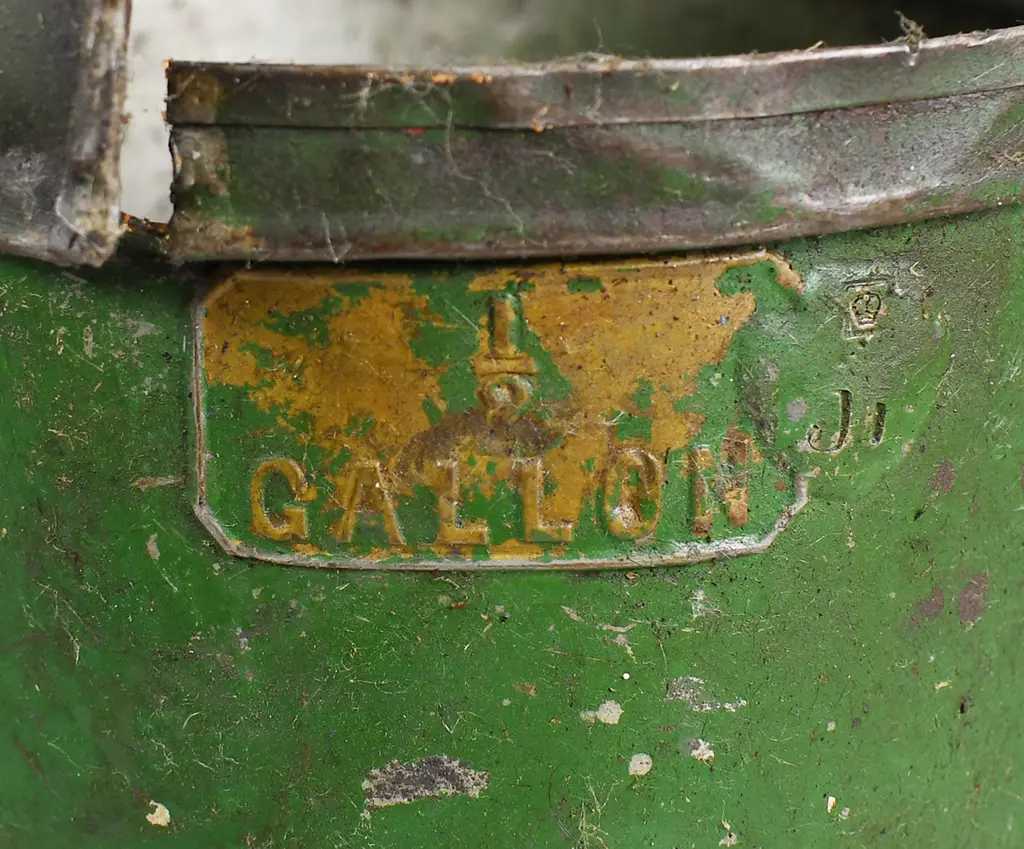 CASTROL MOTORING OIL POURER Image 1++