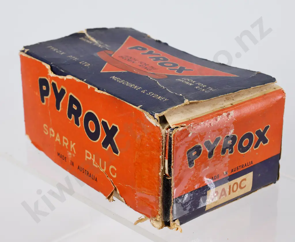 ASSORTED SPARK PLUG ITEMS Image 1++