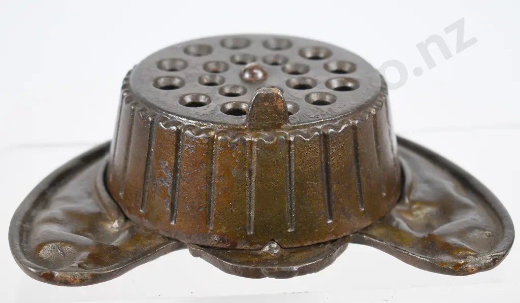 CAST METAL ROYAL BANK STILL MONEY BANK Image 1++