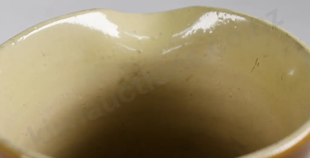 GOLD BALCLUTHA AND MILTON WATER JUG Image 1++