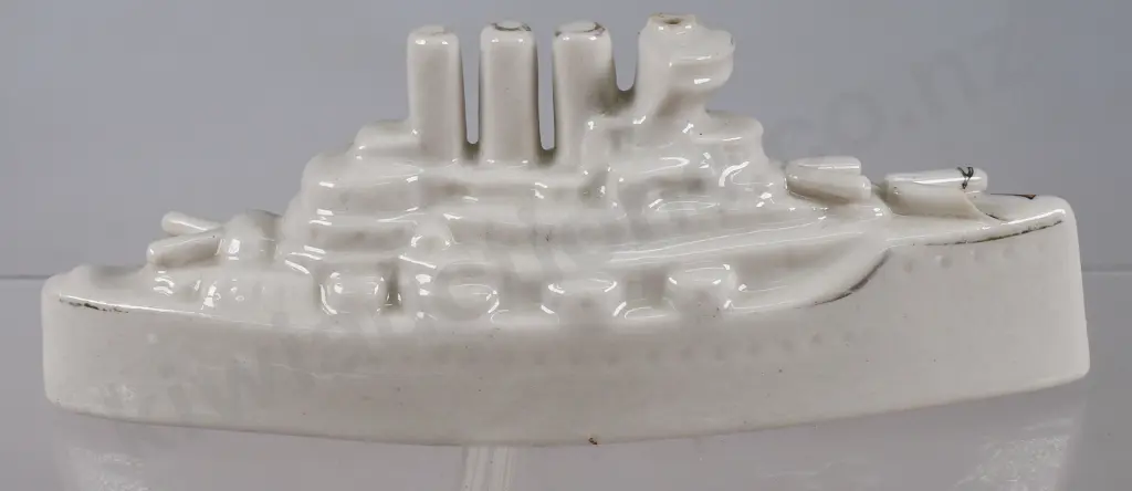 CRESTED WARE TANK & WARSHIP Image 1++