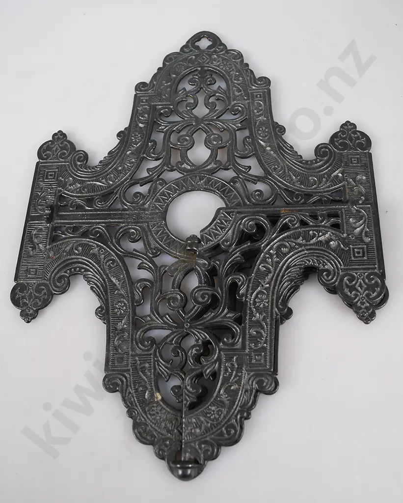 CAST IRON WALL SHELF BRACKET Image 1++