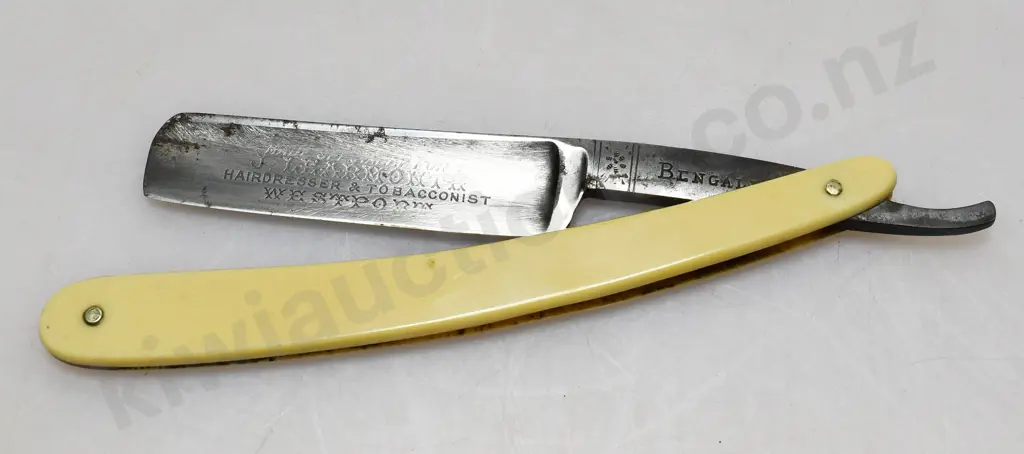 ADVERTISING CUT THROAT RAZOR WESTPORT Image 1++