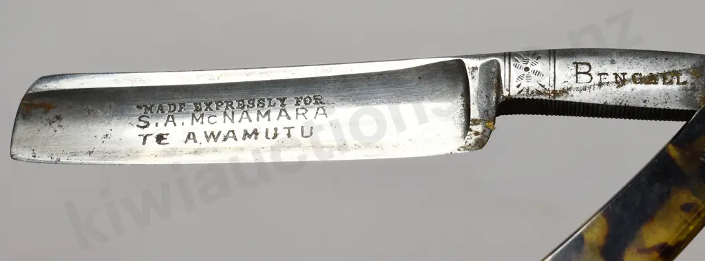 ADVERTISING CUT THROAT RAZOR TE AWAMUTU Image 1++