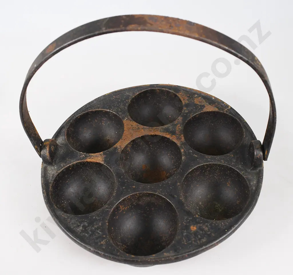 CAST IRON AEBELSKIVER & POFFERTJES PANS Image 1++