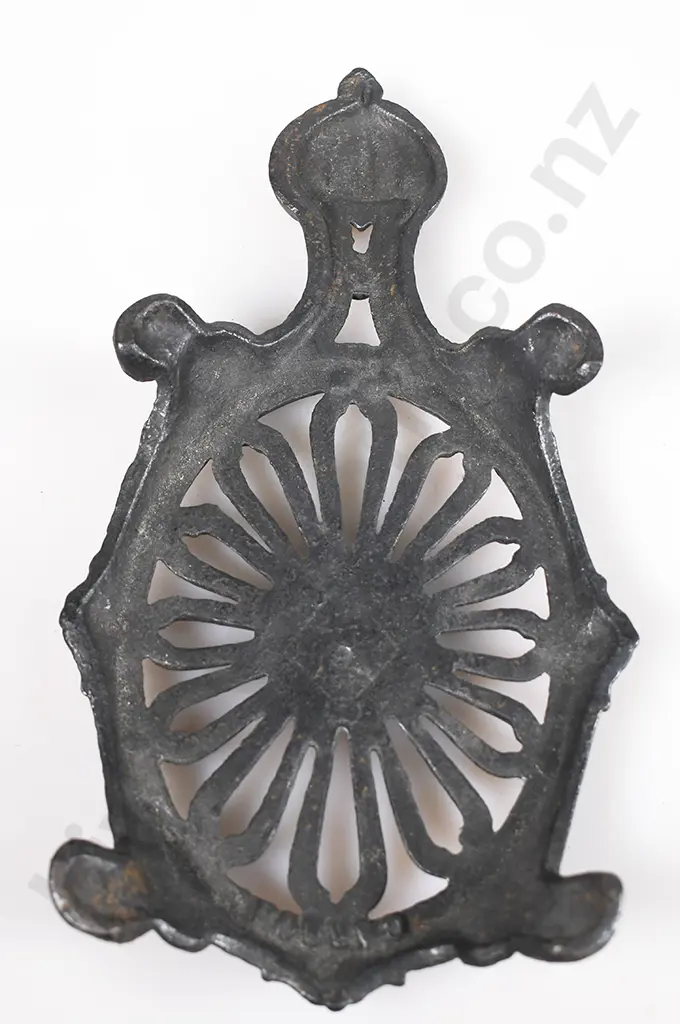 CAST IRON TRIVETS Image 1++