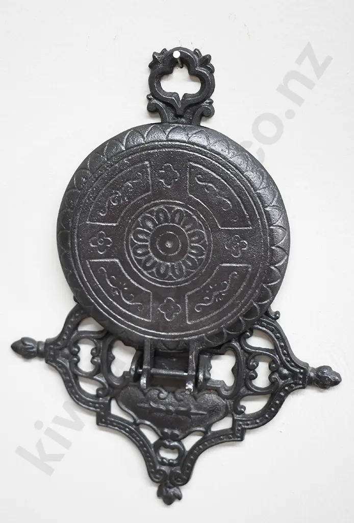 CAST IRON WALL BRACKETS Image 1++