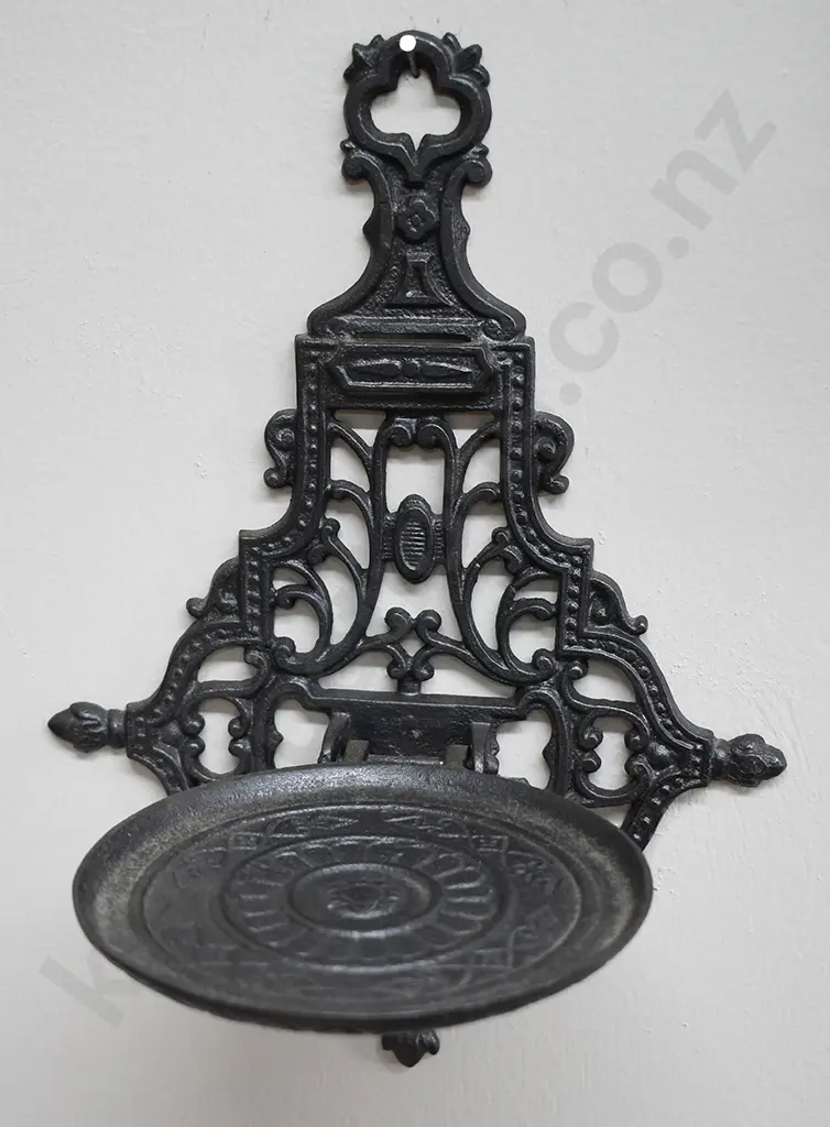 CAST IRON WALL BRACKETS Image 1++