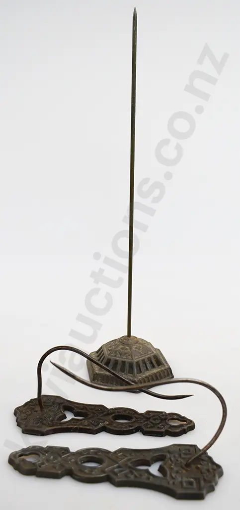 CAST IRON WALL RECEIPT HOOKS Image 1++