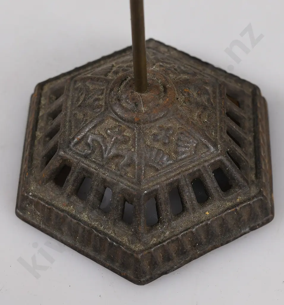 CAST IRON WALL RECEIPT HOOKS Image 1++