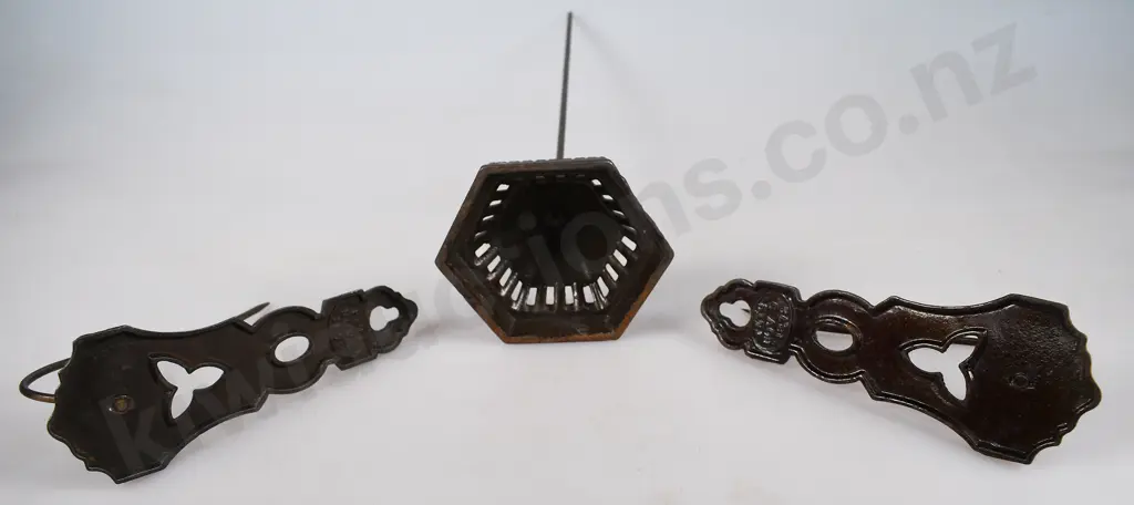 CAST IRON WALL RECEIPT HOOKS Image 1++