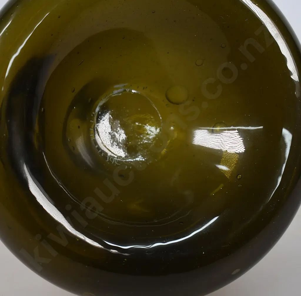 DUTCH ONION FREE BLOWN BOTTLE Image 1++