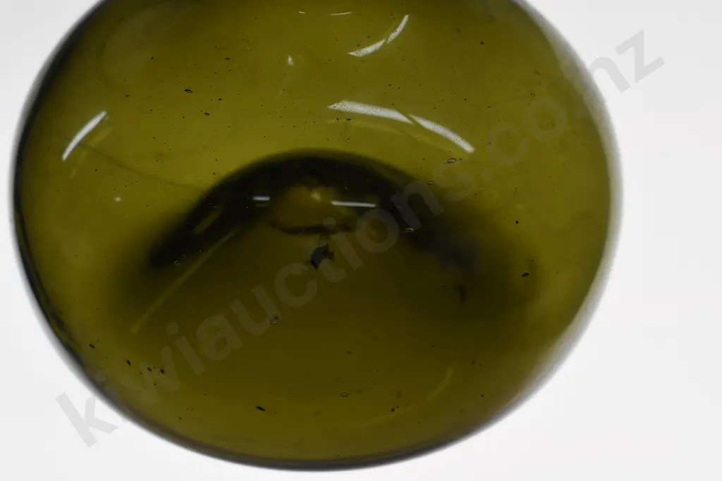 DUTCH ONION FREE BLOWN BOTTLE Image 1++