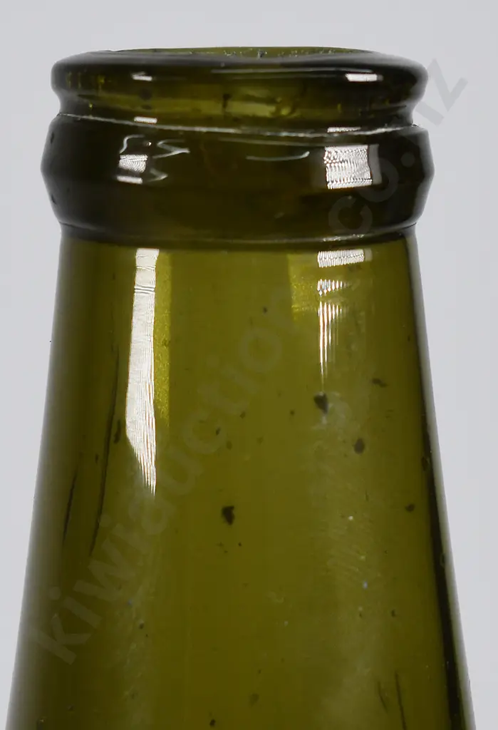 DUTCH ONION FREE BLOWN BOTTLE Image 1++