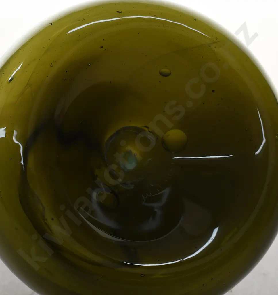 DUTCH ONION FREE BLOWN BOTTLE Image 1++