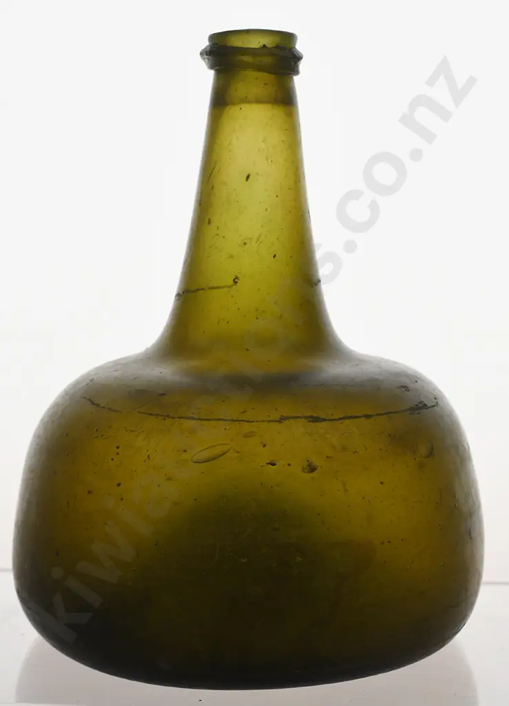 DUTCH ONION FREE BLOWN BOTTLE Image 1++