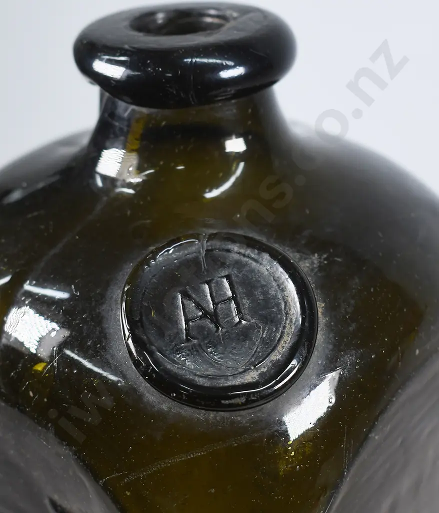 VAN HOBOKEN ROTTERDAM CASE GIN, SHOULDER SEAL Image 1++