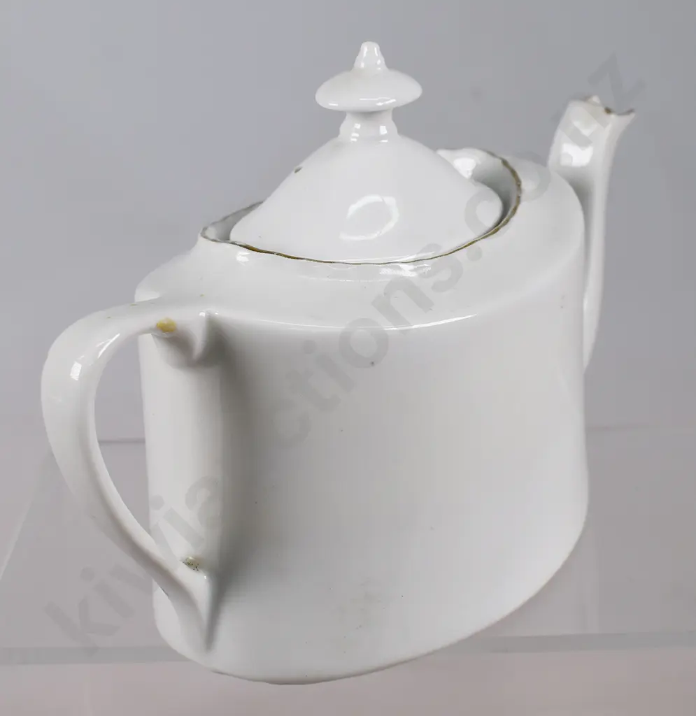 THE AVON CHRISTCHURCH N.Z. SOUVINER TEAPOT Image 1++