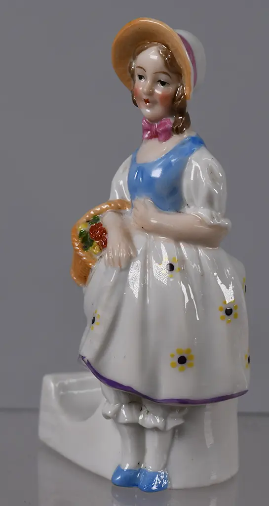 CERAMIC FIGURAL TOOTH BRUSH HOLDERS Image 1++