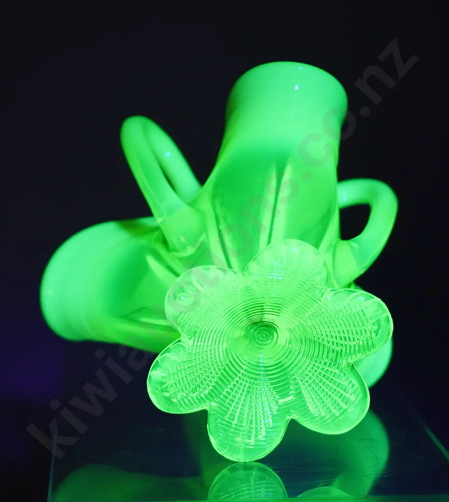 URANIUM GLASS POSY VASE & GLASS DISH Image 1++